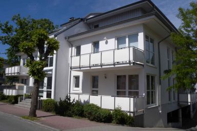 Ferienwohnung mit Balkon, nur 50 m zum Ostseestrand