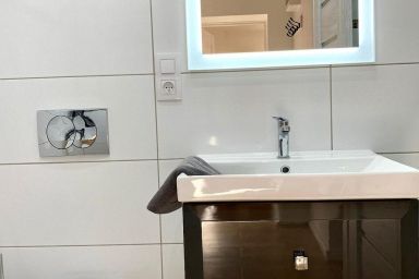 Kleine, frisch renovierte Zwei-Zimmerwohnung - Kleine, frisch renovierte Zwei-Zimmerwohnung .1