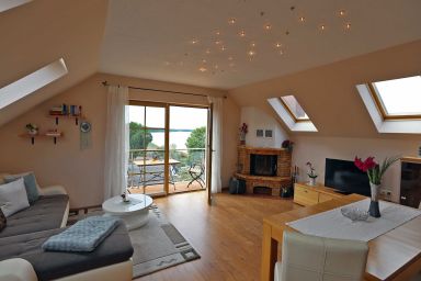 Ferienwohnung Lange mit Blick auf den Schmollensee - Ferienwohnung Lange