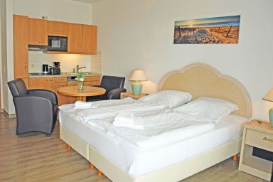Appartementhaus am Strand m. Balkon Göhren (OR 01-09) - 04 schöne 1-Raum-Fewo tlw. Seeblick, Strandlage mit Terrasse