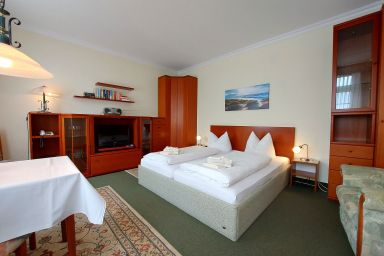 Haus Lucie ***50m bis zum Ostseestrand*** - Ferienwohnung 9, 1O, WLAN, Sitzecke im Garten