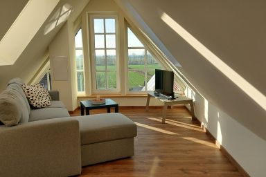 H3 Wohnen am Hofcafé mit Feierscheune Ostseebad Rerik - Nr.2/ 2-Raum-FeWo (links, 64m²) 2-6 Pers., OG