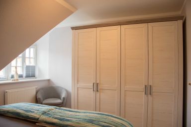 Landhaus mit Reetdach am Teich - Ferienwohnung mit Balkon 0G 2