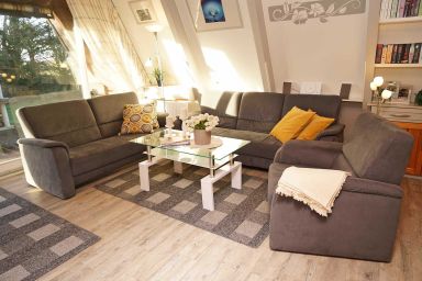 Zeltdachhaus mit viel Platz - Parkplatz vor der Haustür - - mit Glasfaser W-LAN