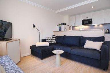 Seehof - 3-Zimmer Ferienwohnung in bester Strandlage mit zwei Balkonen und Blick zum See