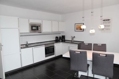 Nami - Gemütliche Ferienwohnung (60qm) für 4 Personen mit Balkon in toller Lage!