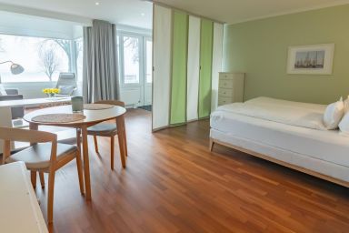 Apparthotel Seehof Appartement 6 - Geräumiges Einraumappartement ebenerdig mit Terrasse und Seeblick