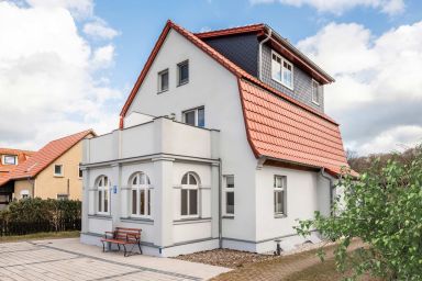 Ferienwohnung Holtz 4 mit Grillplatz, E-Lade Station und Liegewiese - Gemütliche Ferienwohnung in Zinnowitz mit Garten – strandnah