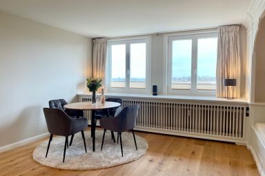Norderhof - Liebevoll gestaltete 62m² Ferienwohnung bietet im 1.OG Platz für 3 Personen.