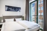 Schlafzimmer mit Doppelbett