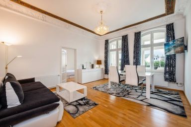 Villa Marina App. 02 nur 450 m zum Strand - Hunde sind Willkommen - Moderne XXL-Ferienwohnung in Heringsdorf mit Terrasse, nur 450 m vom Strand