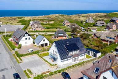 Haus am Meer, Strandmuschel - Unmittelbar am Strand gelegenes, sehr großzügiges 3-Raum-Appartement im OG&DG.