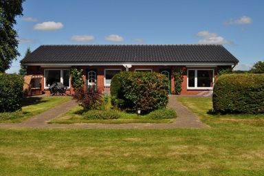 Haus Ruhewinkel 2 - Bungalow Ruhewinkel 2, mit eigenem Angelteich