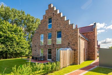 Giebelträumchen - Neue Ferienwohnung (80qm) für 4 Personen mit Balkon, Infrarotkabine am Wasser