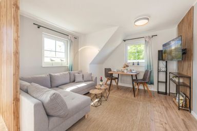 Ferienwohnung Strandliebe - Gemütliche Ferienwohnung mit Balkon – nur 550 m zum Ostseestrand