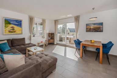Villa Petra - Gemütliche Ferienwohnung  in Korswandt am See mit Balkon und Seeblick