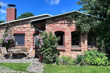 Landhäuschen Danneborth - Landhäuschen Danneborth: Freistehendes Ferienhaus mit Garten und Terrasse in ländlicher Umgebung