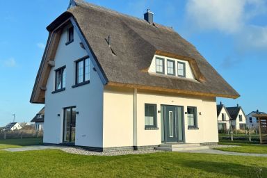 Reethaus "MeerZeit" mit Kamin, Sauna und 3 Schlafzimmern - Ferienhaus Meerzeit mit Sauna und Kamin in Dranske