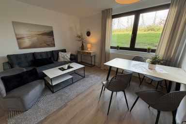 Stranddistel 1 - "Stranddistel" Ferienhaus mit 5 Wohneinheiten... - ca.850 m vom feinen Dahmer Sandstrand entfernt!