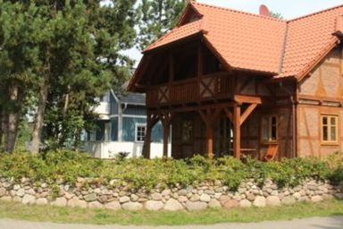 Windhuus - Windhuus–Exklusives Fachwerkhaus am Wieker Bodden mit Sauna und Leuchtturm-Blick