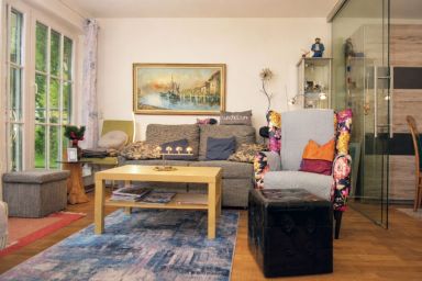 Fewo John, direkt am Kurpark - 50 m² Ferienwohnung mit Balkon, Küche & bodengleicher Dusche