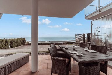 Villa Friede-Marie, App. Hannah - mit Terrasse und Ostseeblick