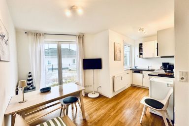 Kurze Straße 2 - Ferienwohnung Blaue Koje: Parterre, Terrasse & Parkplatz in Koserow