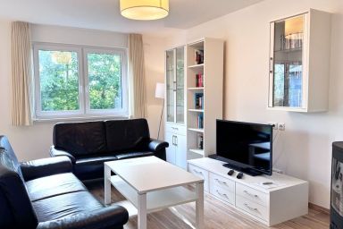 Moderne Haushälfte mit drei Schlafzimmern und Kamin - Mein Glowe - DHH Links