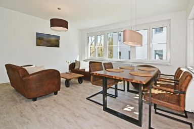 Villa Doris - Moderner Bungalow in ruhiger Ortsrandlage mit Terrasse, Parkplatz und WLAN
