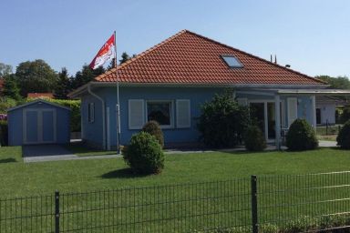 Ferienhaus in Wischuer mit Terrasse, Grill und Garten