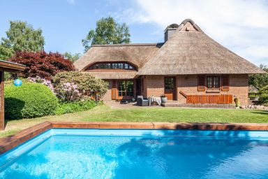 Ferienhaus REETselig mit Pool, Sauna, Garten, Kamin OFC 12 - Ferienhaus ReetSelig