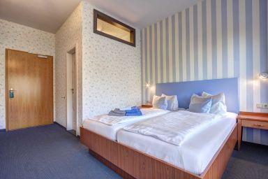 Hotel Villa Seeschlößchen 3*** - Doppelzimmer mit Meerblick und Balkon 1
