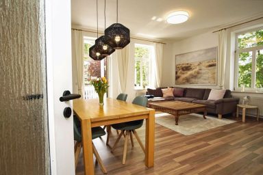 Schönes Appartement mit Balkon im Ostseebad Göhren - zentral