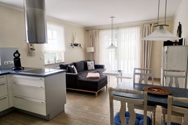 Kastanie 59 - zwischen Ostsee und Einkaufsmöglichkeiten EG - Ferienwohnung Kastanie 59 EG