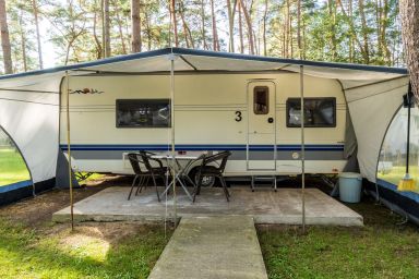 Urlaub im Wohnwagen - mitten im Wald - Wohnwagen 03