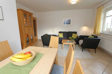 CSP: Dünenhaus Göhren Ferienwohnungen in ruhiger Lage - Dünenhaus Göhren Whg. 01 mit 2 Terrassen Süd/Ost
