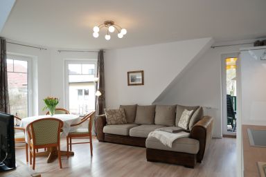 Gästehaus Knuth ca. 10 Gehminuten von der Ostsee entfernt - Ferienwohnung mit Balkon Gästehaus Knuth ca. 10 Gehminuten von der Ostsee entfernt - Ferienwohnung mit Balkon