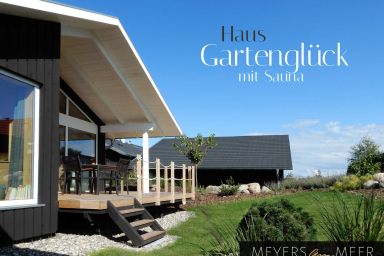 Schwarzes Holzferienhaus an der Ostsee GARTENGLÜCK - Sauna - Schwarzes Holzferienhaus an der Ostsee (Z6) - 4 Personen +2