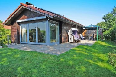 Blockhaus mit W-LAN - grosse Terrasse mit Strandkorb - - mit Zaun in ruhiger Lage