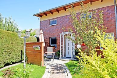 Ferienhaus zum Hafen in Altefähr - Ferienwohnung Lee (R)