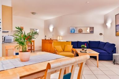 Ferienwohnung Ostseerose im Sommer ist ein Strandkorb inklusive