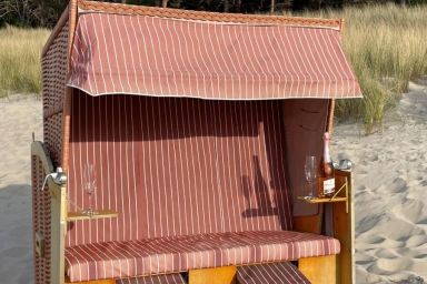 Ferienwohnung Ariane im Sommer mit Strandkorb