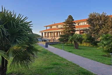 Huk's 5 - Aurora Vista - ABC580