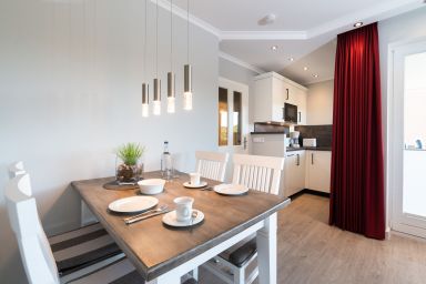 Alice, App 36-8 "Beachwalk"