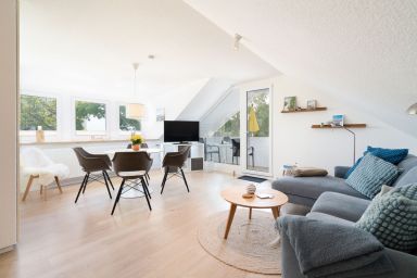 Gästehaus Windrose - Schöne Dachgeschosswohnung für 4 Personen mit Meerblick & Balkon in Pelzerhaken