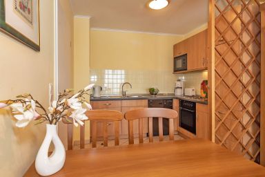 Seehof - Ferienwohnung in bester Strandlage mit Balkon und Blick zum See mit Saunanutzung