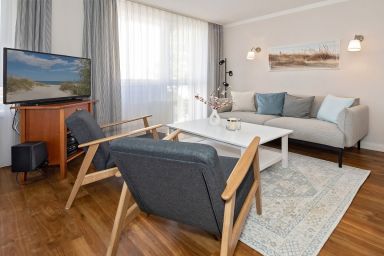 Strand-Park - Lichtdurchflutete Ferienwohnung in bester Strandlage mit sonnigem Südbalkon