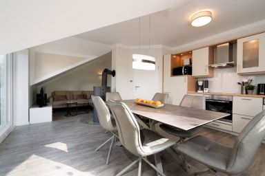 54° Nord - Moderne Ferienwohnung mit Balkon und Kamin für 6 Personen in Strandnähe