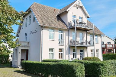 Am Molli 1 - Große und helle Ferienwohnung Am Molli 1 mit Balkon und WLAN in Kühlungsborn