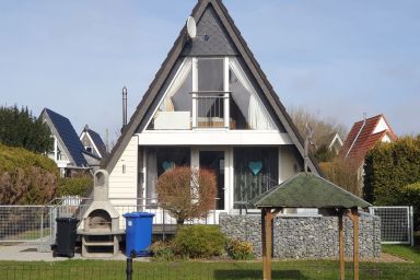 Nurdachhaus FUEST - Modernes Nurdach-Ferienhaus im Nordsee-Ferienpark Fedderwardersiel.